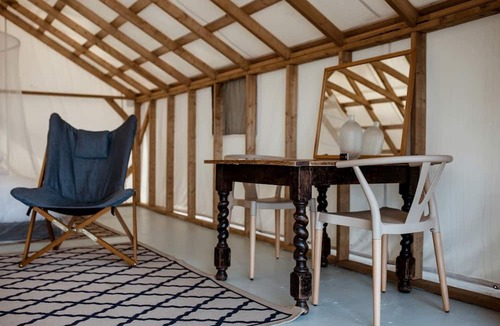 Strong House | Luxury Tent Rental for Unique Romantic Getaway in Sundridge, Ontario