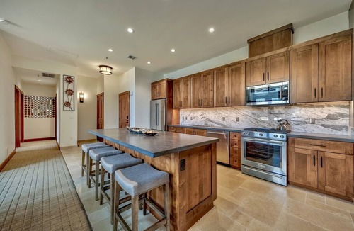 Lakeside Park Condo | Luxury Three Bedroom Residence steps from Heavenly Village