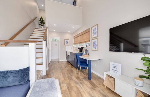 Downtown Dunedin House | Luxury Tiny Home 1 Bed 1 Bath Unit C “Shelly”