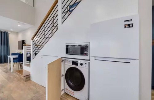 Downtown Dunedin House | Luxury Tiny Home 2 Bed 1 Bath Unit D “Skye”