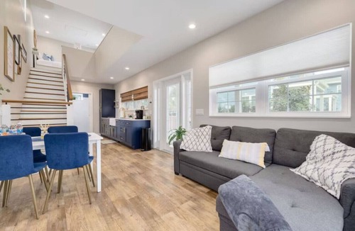 Downtown Dunedin House | Luxury Tiny Home 2 Bed 1 Bath Unit D “Skye”