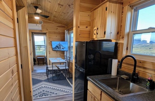 Livingston Cabin | Luxury Tiny Home w/Beautiful MT Views