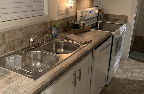 Homosassa Resort | Luxury tiny house by the river/pets and boats
