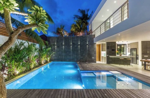 Umalas Villa | Luxury Touch Cozy Villa Walkable to the Famous Sunset Beach & shopping in BALI