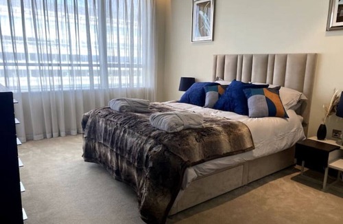 Riverside Apartment | Luxury Tower Bridge 2 Bed Apartment