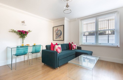 Royal Tunbridge Wells Apartment | Luxury town centre apartment with private parking