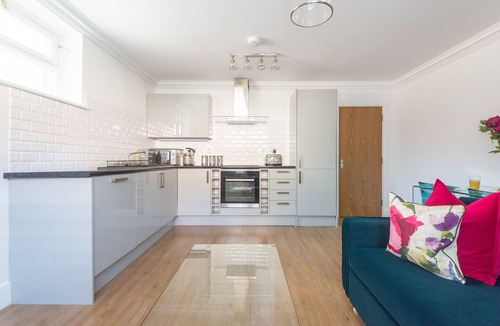 Royal Tunbridge Wells Apartment | Luxury town centre apartment with private parking