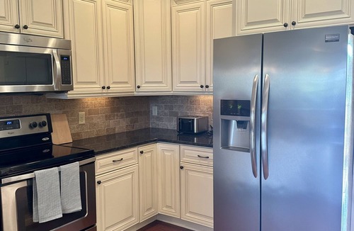 Cleveland House | Luxury Town Home Close to Everything