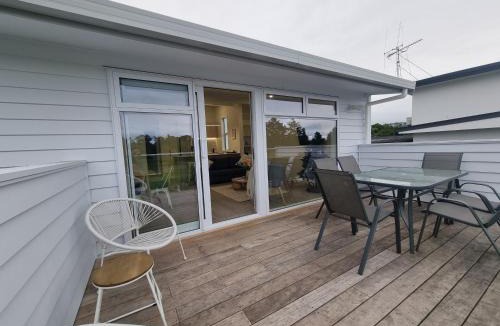 Te Rapa House | Luxury Town house with fabulous views