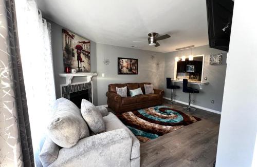 Piney Green Apartment | Luxury Townhome Jacksonville, NC