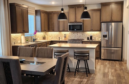 Frisco House | Luxury townhome located conveniently near Frisco Downtown.