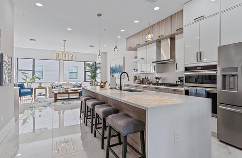 Downtown House | Luxury Townhome, Private Rooftop Jacuzzi