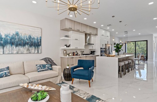 Downtown House | Luxury Townhome, Private Rooftop Jacuzzi