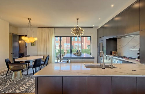 Greenville House | Luxury Townhome Walking Distance to Downtown