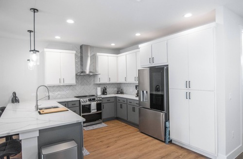McNeil House | LUXURY TOWNHOME WITH 4-bedroom townhome in charming Austin CENTRALLY LOCATED.