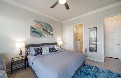 McNeil Apartment | Luxury Townhomes - Evonify Stays