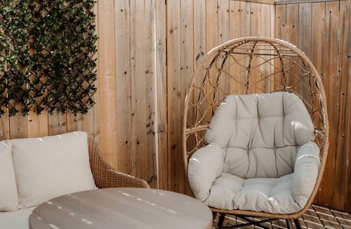 Barrie House | Luxury Townhouse | Barrie Hideaway