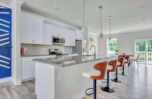 Ocean City Condo | Luxury townhouse close to beaches, restaurants & shopping