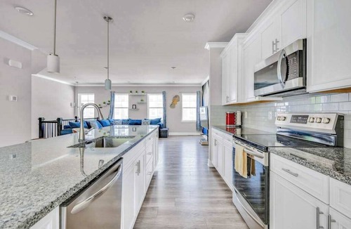 Ocean City Condo | Luxury townhouse close to beaches, restaurants & shopping