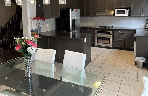 Unionville House | Luxury Townhouse in downtown Markham