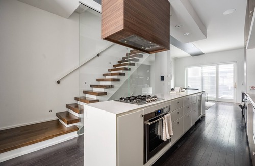 Little Italy Apartment | Luxury Townhouse in Downtown Toronto