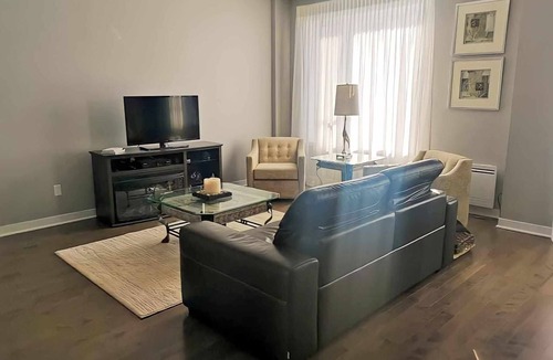 Mirabel House | Luxury Townhouse Near Montreal