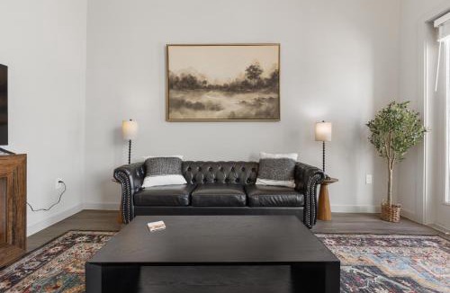 Windsor Park Apartment | Luxury Townhouse-Style Apartment