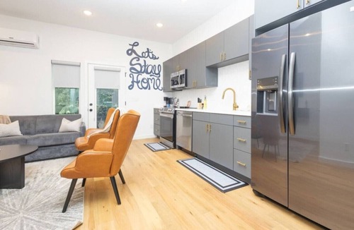 Knoxville Villa | Luxury Townhouse w/Rooftop