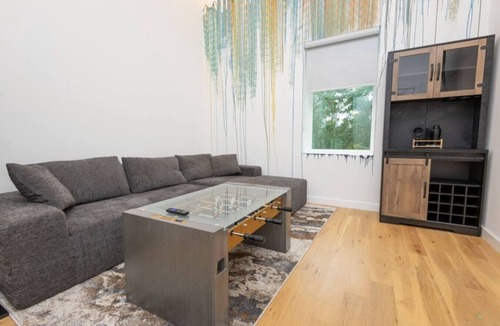 Knoxville Villa | Luxury Townhouse w/Rooftop