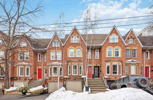 Cabbagetown House | Luxury Townhouses with 6 Double Beds 5 Star Rate Supper Host