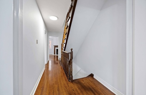 Cabbagetown House | Luxury Townhouses with 6 Double Beds 5 Star Rate Supper Host