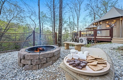 Cherokee Cabin | Luxury Treetop Safari Tent, Hot Tub, Firepit, Deep Creek, Smoky Mountain NP