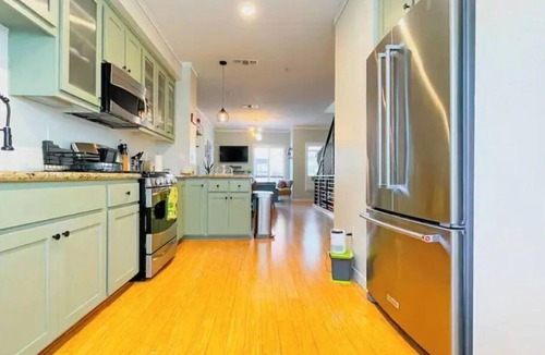 Prescott House | Luxury Tri Level Townhome w/2 Master Suites