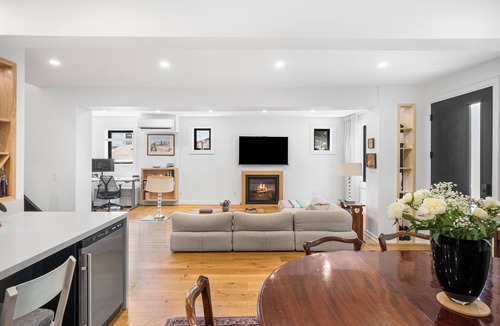 Trinity - Bellwoods House | Luxury Trinity Bellwoods 4 bedroom/3 bath House