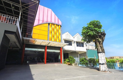 Malang House | Luxury Triple Suite W/Free WiFi and Parking
