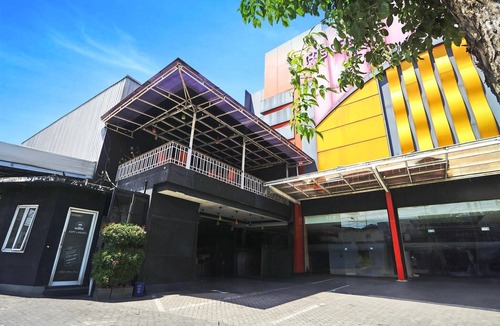 Malang House | Luxury Triple Suite W/Free WiFi and Parking