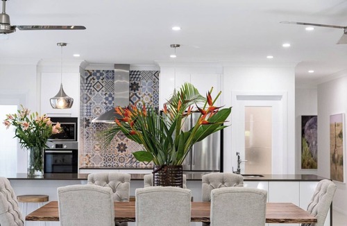 Trinity Beach Villa | Luxury Tropical Escape: Beachside Villa with Heated Pool & Modern Comforts