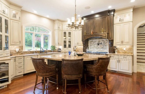 Newton House | Luxury Tuscan style villa just few miles from downtown Boston .Newton Reg #24-17