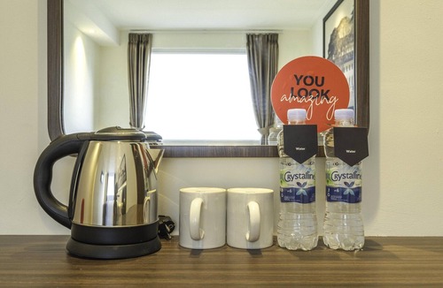 Astana Anyar House | Luxury Twin Comfort Stay with Free WiFi
