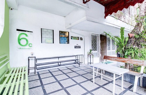 Padang House | Luxury Twin Comfort Stay with Free WiFi