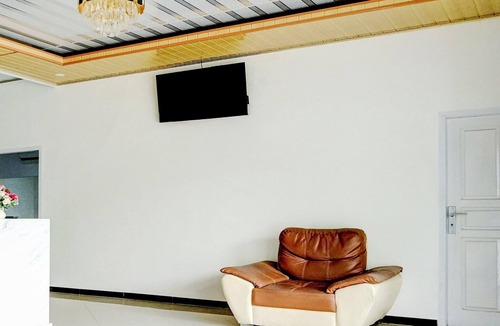 Padang House | Luxury Twin Comfort Stay with Parking Access