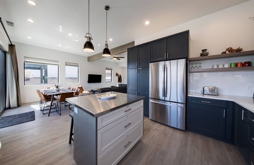 Moab South Valley House | Luxury twin home. Beautiful views. Private hot tub. Covered outside patio.