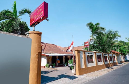 Laweyan House | Luxury Twin Stay with Free WiFi and Parking