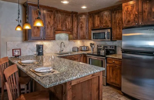 Breckenridge Condo | Luxury Two-Bed Condos