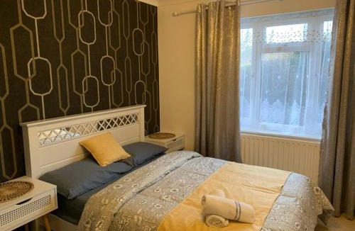 Farnham Apartment | Luxury Two Bed Deluxe Maisonette