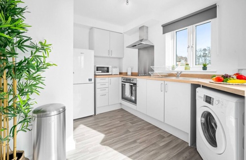 Cradley Heath Apartment | Luxury Two Bedroom Apartment - Parking