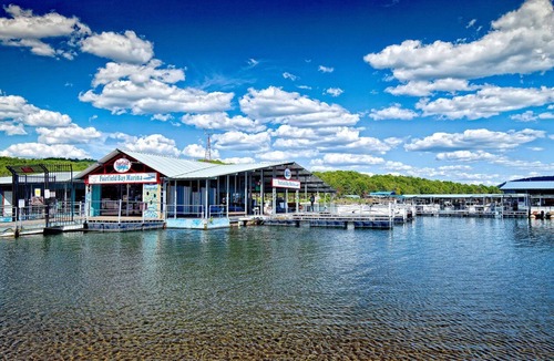 Fairfield Bay Resort | Luxury two bedroom and two bathroom unit with full amenities