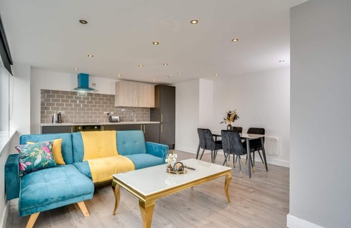 Bradford Apartment | Luxury Two Bedroom Apartment