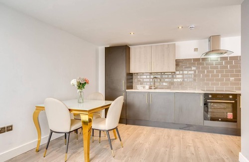 Bradford Apartment | Luxury Two Bedroom Apartment