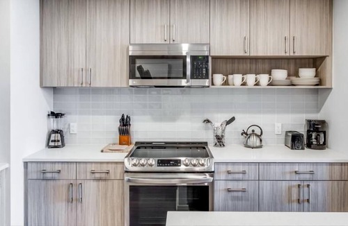 Crystal City Apartment | Luxury Two Bedroom Apartment with Balcony | Crystal City Arlington VA | by GLS